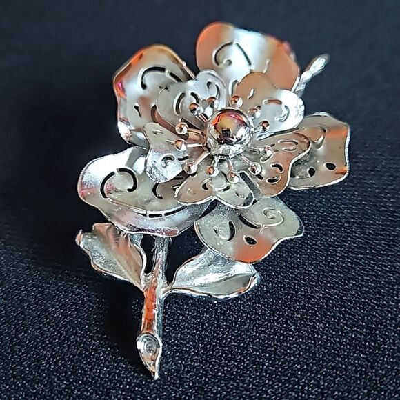 Vintage Coro Silvertone Openwork Flower Pin Brooch - Picture 1 of 9